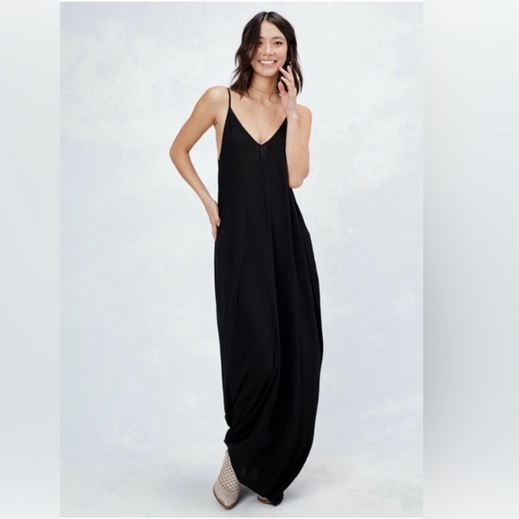 lovestitch Dresses & Skirts - Lovestitch Gauze Maxi Dress Black With Pockets